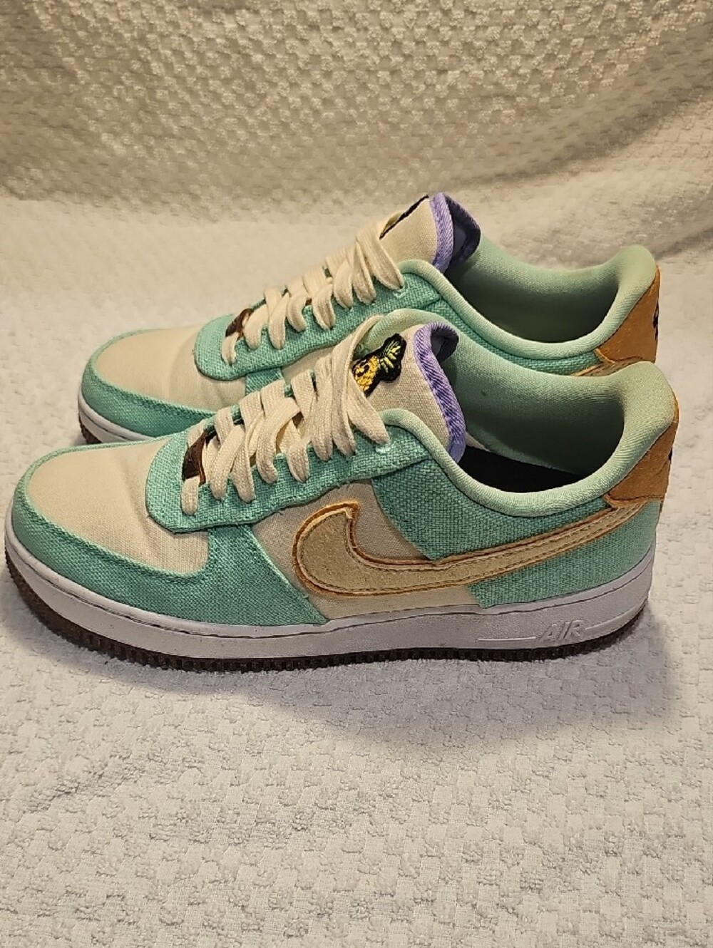 Mint and Cream Low-Top Sneakers with Pineapple Accent No Box - Picture 3 of 7